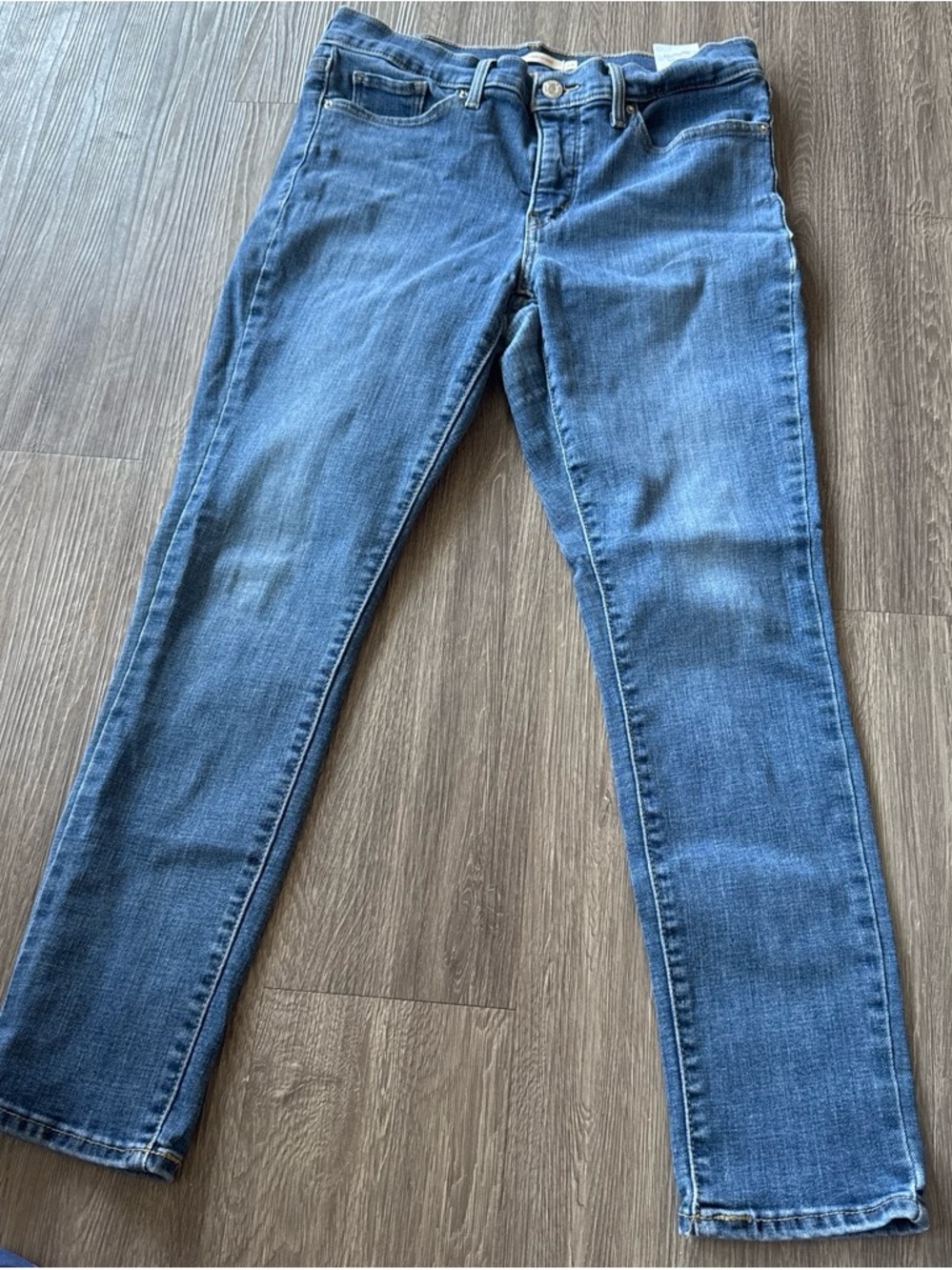Women's Skinny Jeans in Classic Blue Wash - Slim Fit